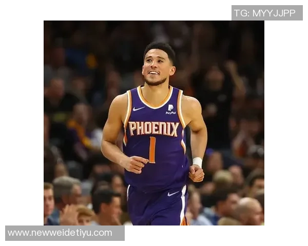 布克场均30分4板7助展现超强实力被美媒评为球队头号选择